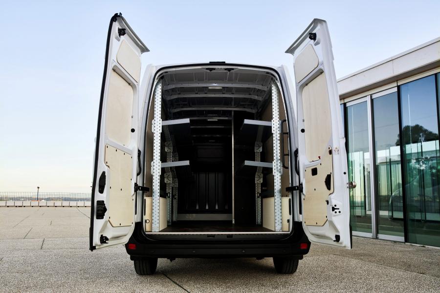 Багажник Renault Master Z.E. L3H2 Van 2017 года  (фото 18 из 42)